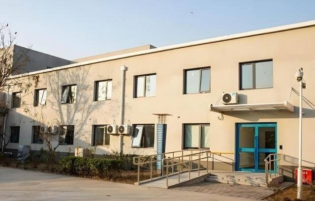 北京博瑞芳华康养公寓大门